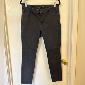 Old Navy super skinny Rockstar dark black jeans. Size 14 short in new condition